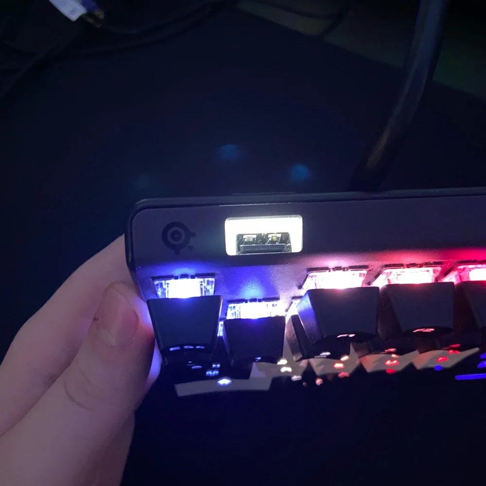 Steelseries Apex 7 tkl gaming keyboard. Red key switches.
